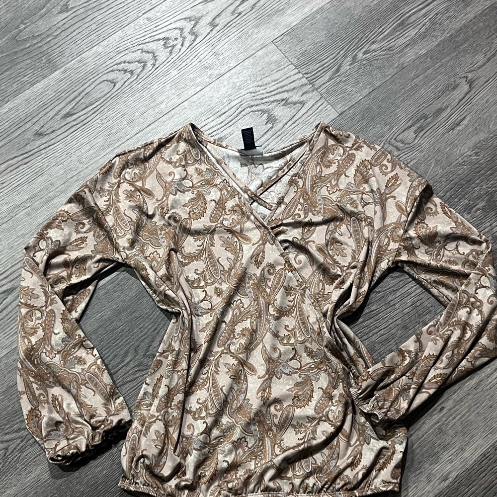 Daytrip Beige and Brown Paisley Blouse